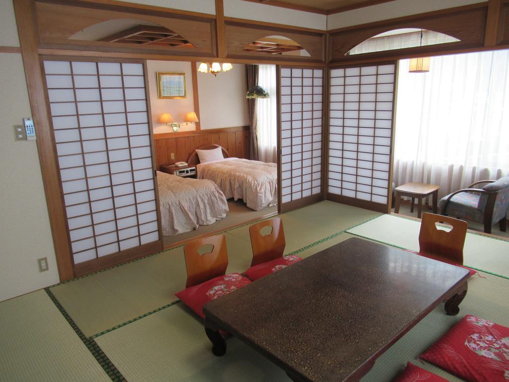 Amagase Onsen Hotel Suikoen Hita Buitenkant foto